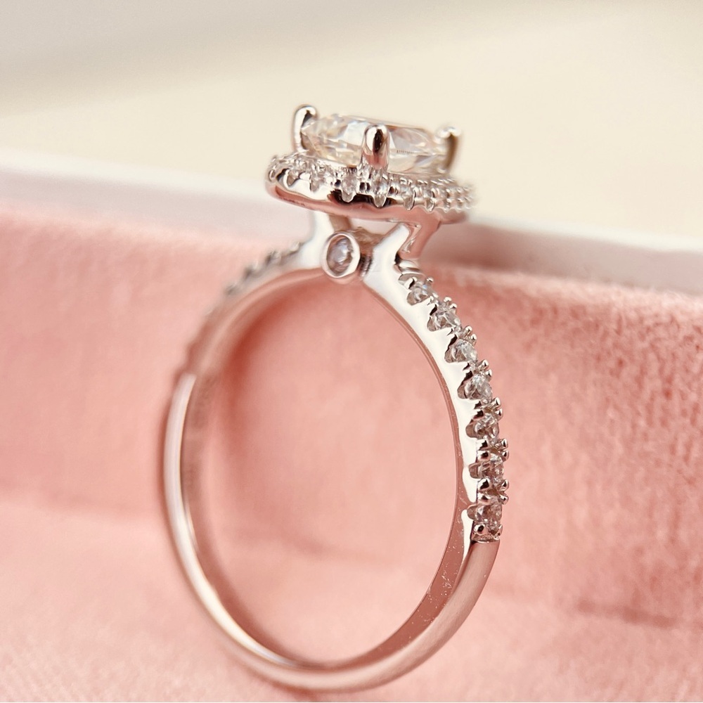 S925 with 18K Gold Plating Pear Shape Halo Travel Ring Moissanite 1.35ctw - Picture 5 of 6